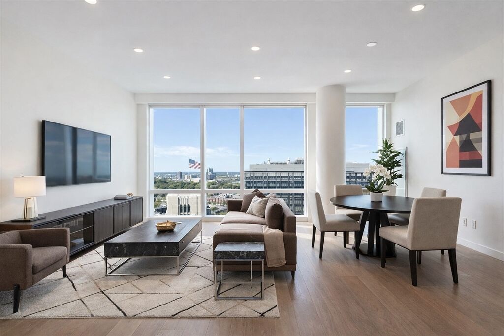 Property Photo:  188 Brookline Ave 22E  MA 02215 