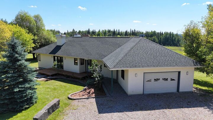 Property Photo: 6701 15 Avenue AB T7E 1S3