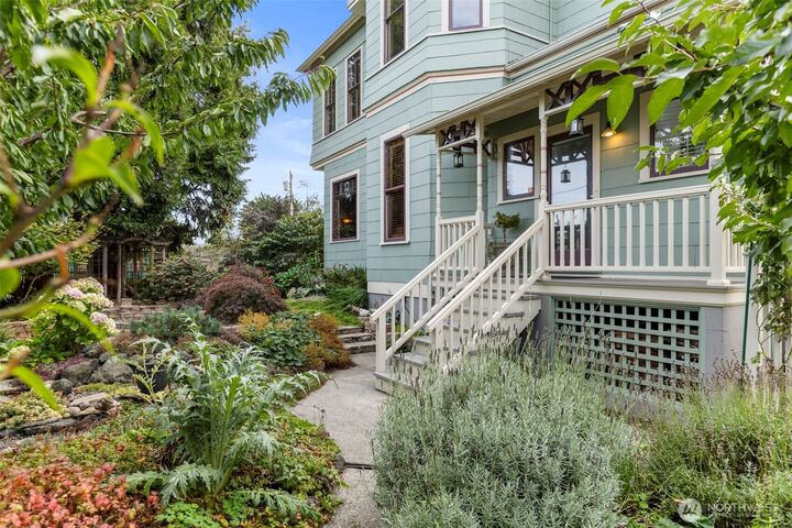 Property Photo:  410  Lincoln Street  WA 98368 