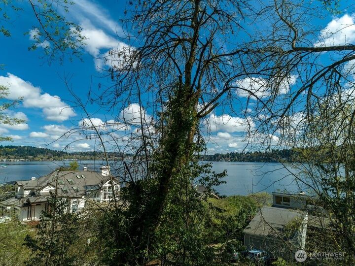Property Photo: 146 Xx 40th Avenue NE WA 98155