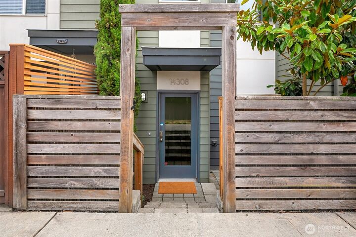 Property Photo:  14308  Midvale Avenue N  WA 98133 