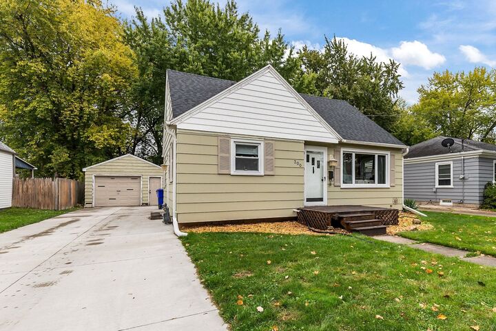 Property Photo:  300 S Lee Street  WI 54915 