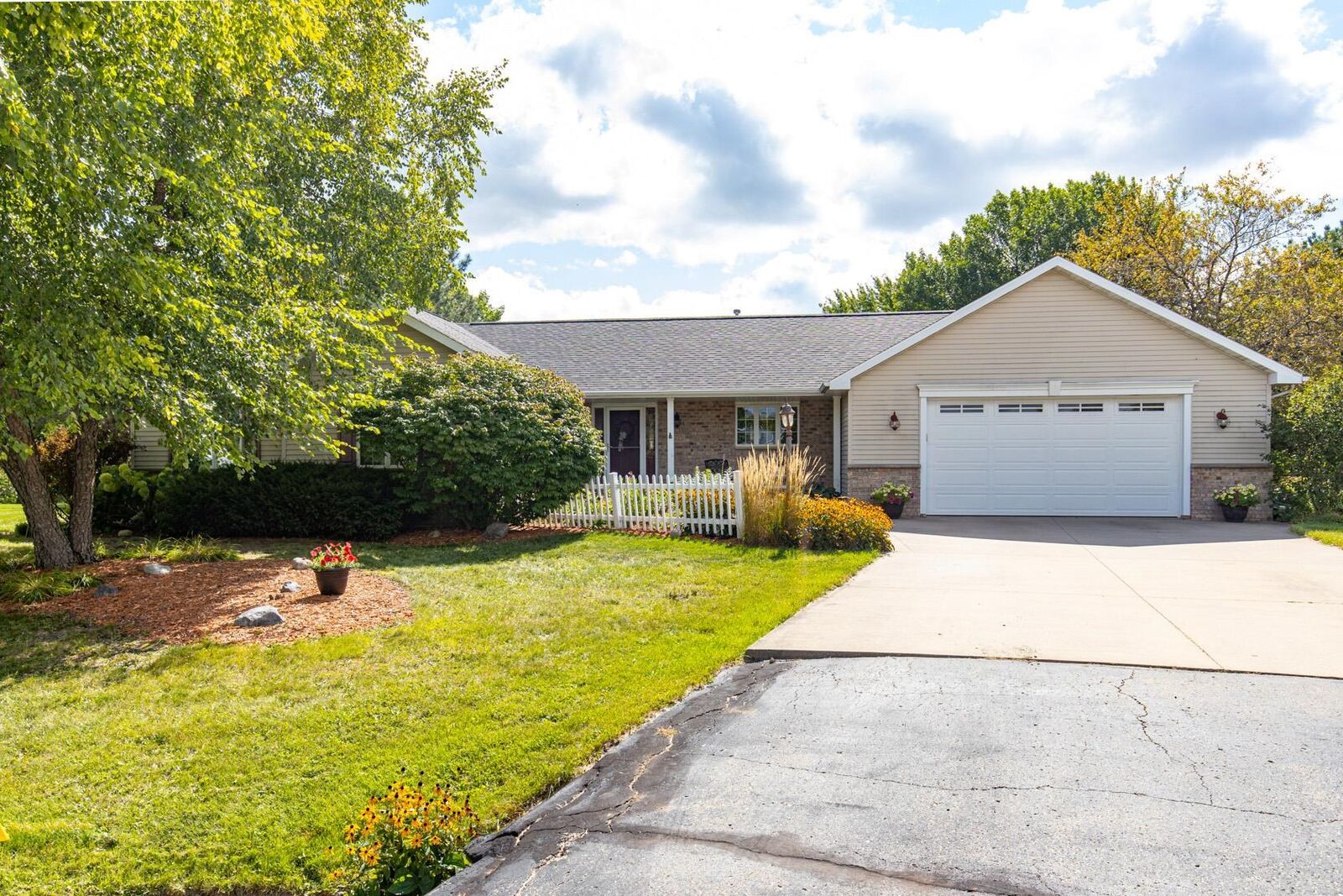 Property Photo: W2567 Ridgebrook Court WI 54915