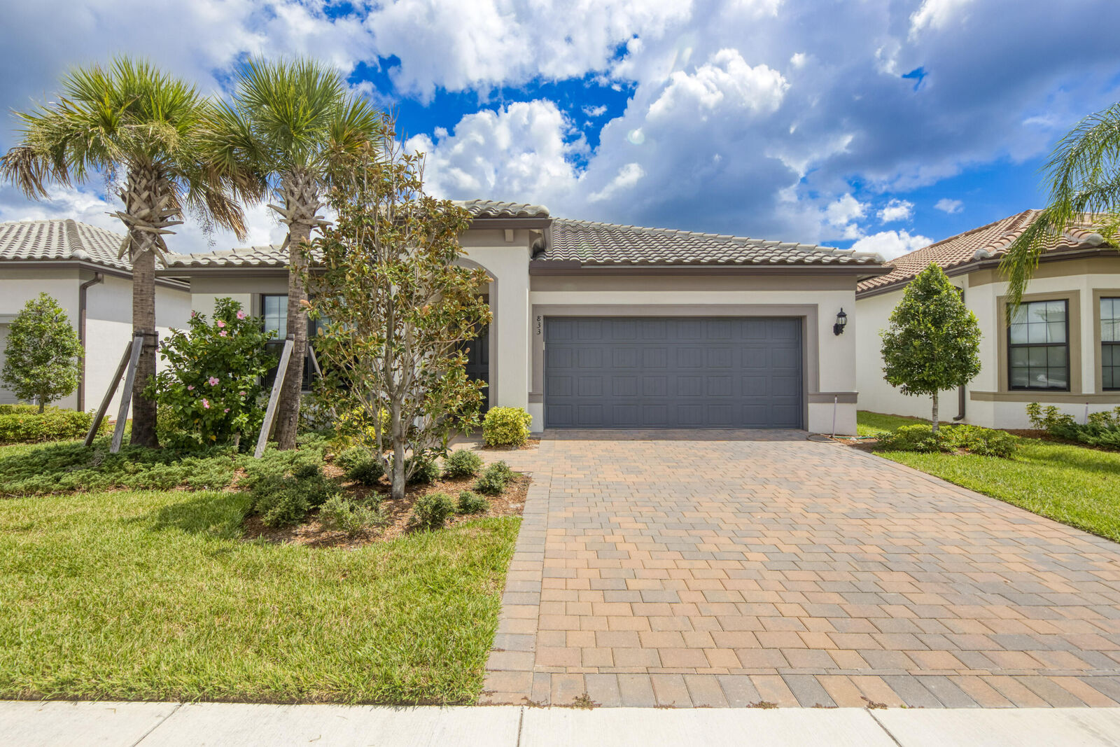 Property Photo: 833 SE Courances Drive FL 34984