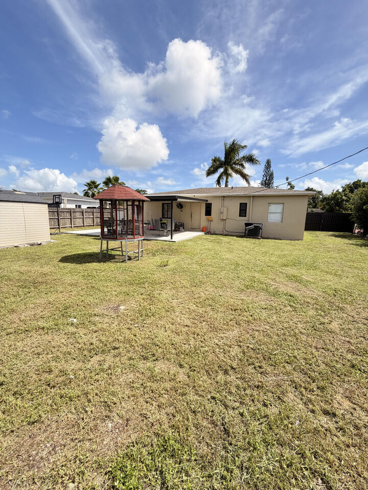 14240 Graves Drive  Miami FL 33176 photo
