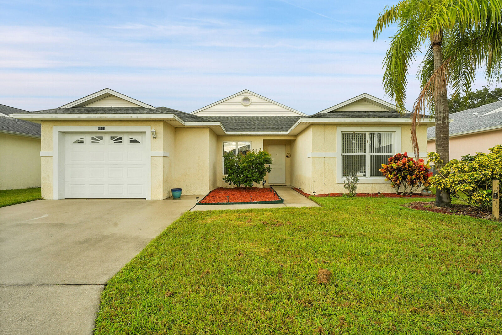 Property Photo: 6625 Alheli Court FL 34951
