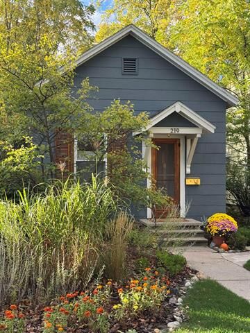 219 Seventh Street  Traverse City MI 49684 photo