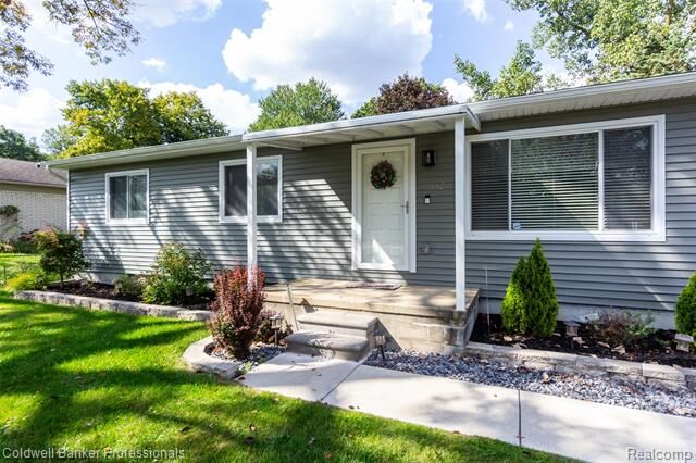 Property Photo: 33850 Colfax Drive MI 48335