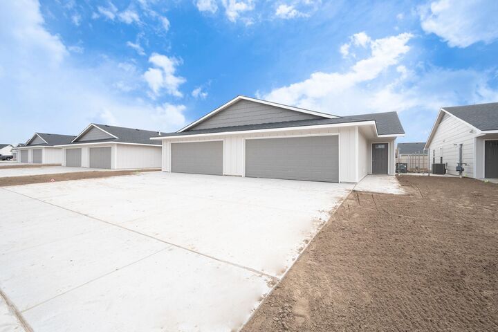 Property Photo: 16802 W Lawson St KS 67052