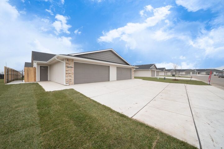Property Photo:  16802 W Lawson St  KS 67052 