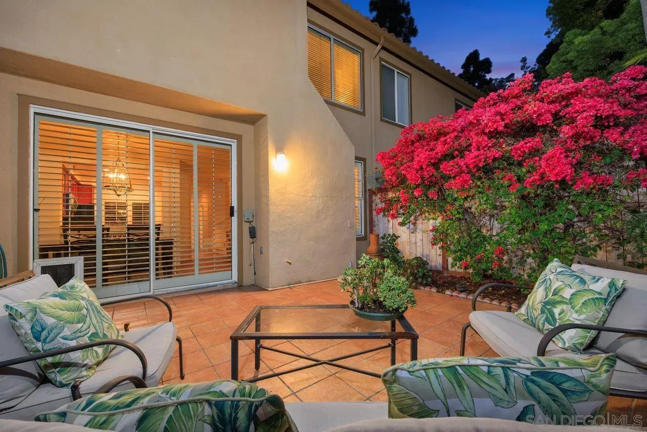 Property Photo: 3965 Via Holgura CA 92130