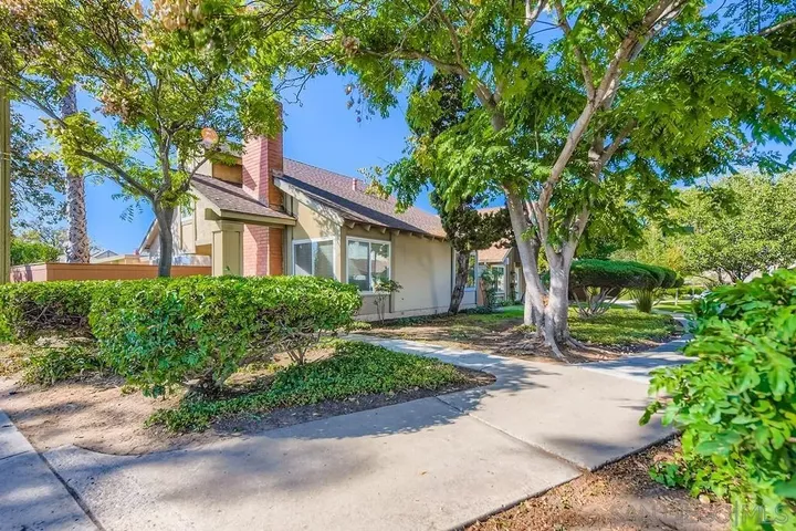 10617 Escobar Dr  San Diego CA 92124 photo