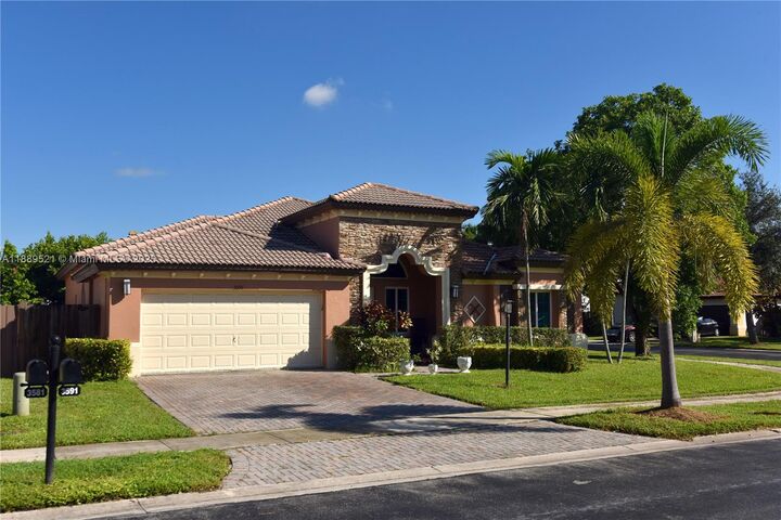 Property Photo: 3591 NE 10th Dr FL 33033