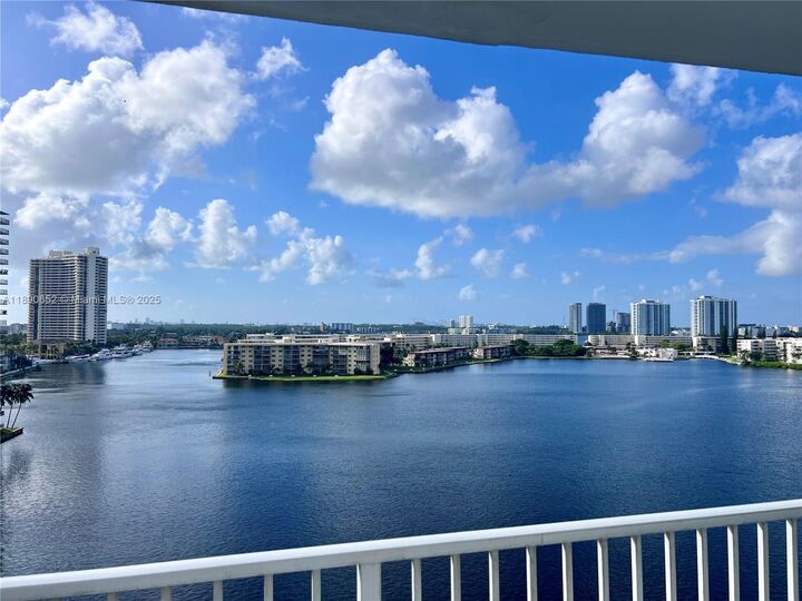 Property Photo: 2851 NE 183rd St 1017E FL 33160