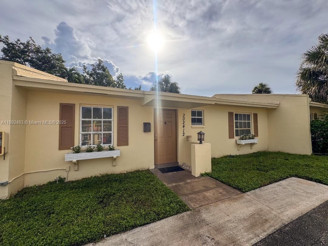 Property Photo: 3024-1/2 NW 69th Ct 3D FL 33309