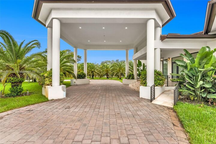 Property Photo:  12175 SW 45th St  FL 33175