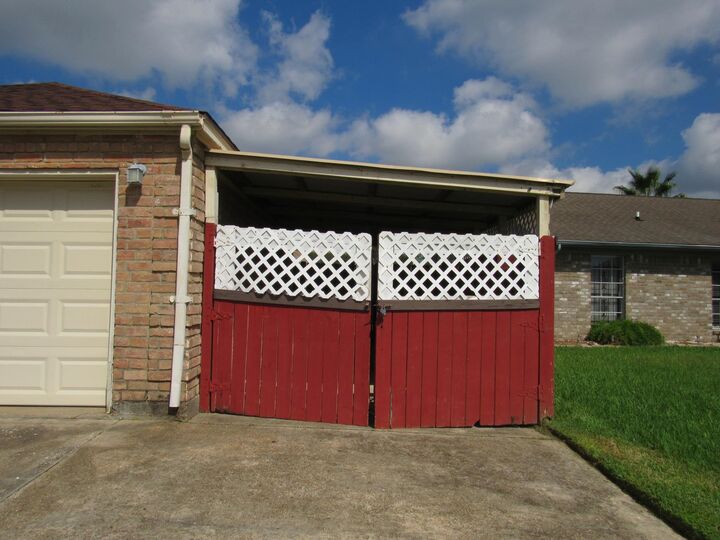 Property Photo: 4115 Blackberry TX 77642