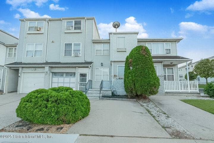 Property Photo: 34 Lorraine Loop NY 10309