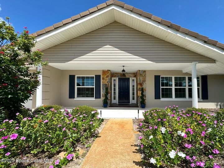 Property Photo:  420 Rio Casa Drive S  FL 32903 