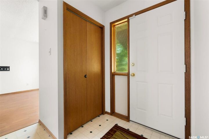 Photo de la propriété:  2938 Huget Place  SK S4V 2C3