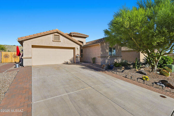 Property Photo: 760 W Rio Teras AZ 85614