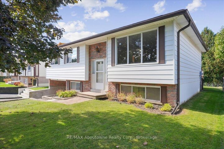 14 Norman Avenue  Halton Hills ON L7J 2R4 photo