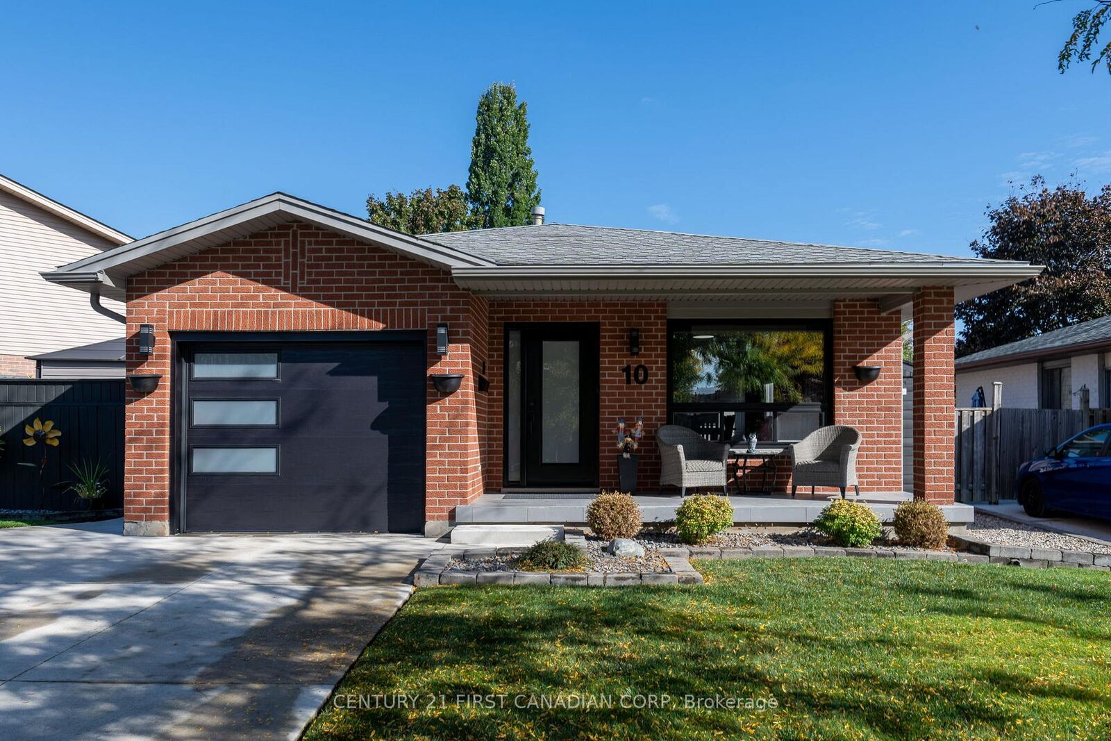 Property Photo: 10 Danielle Crescent ON N5W 5Z1
