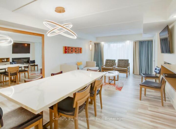 Property Photo: 9 Harbour Street E 6412-6414 ON L9Y 5C5