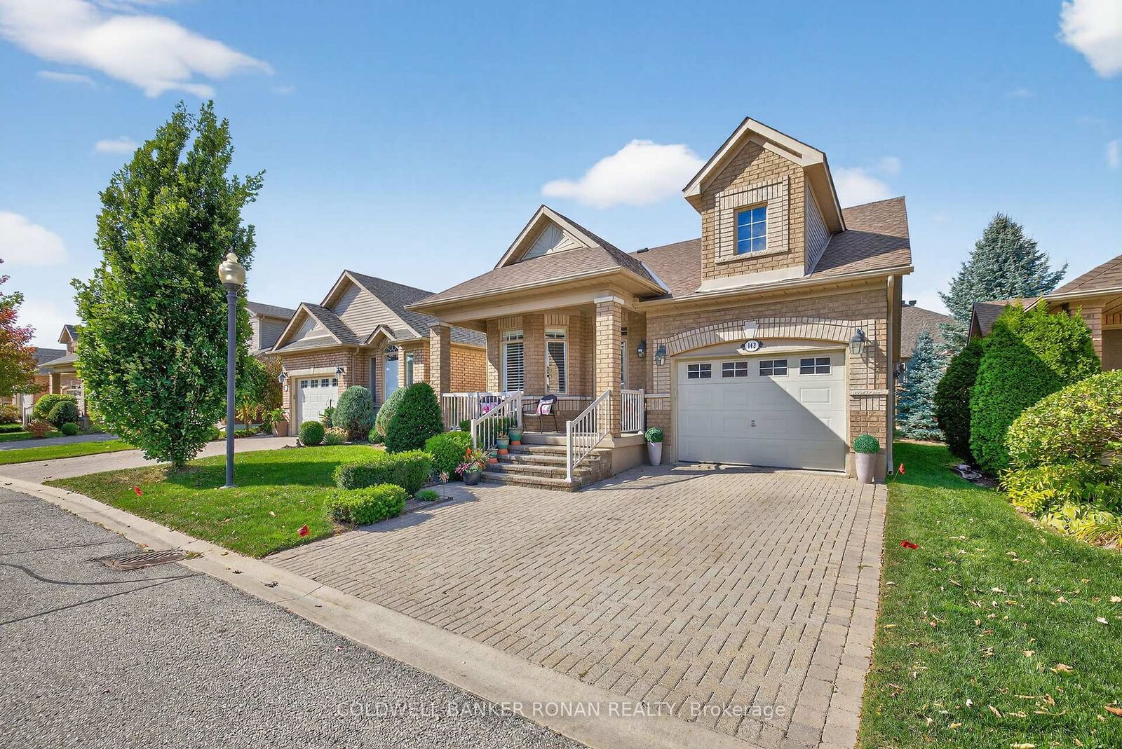 Photo de la propriété: 142 Bella Vista Trail 9 ON L9R 2G8