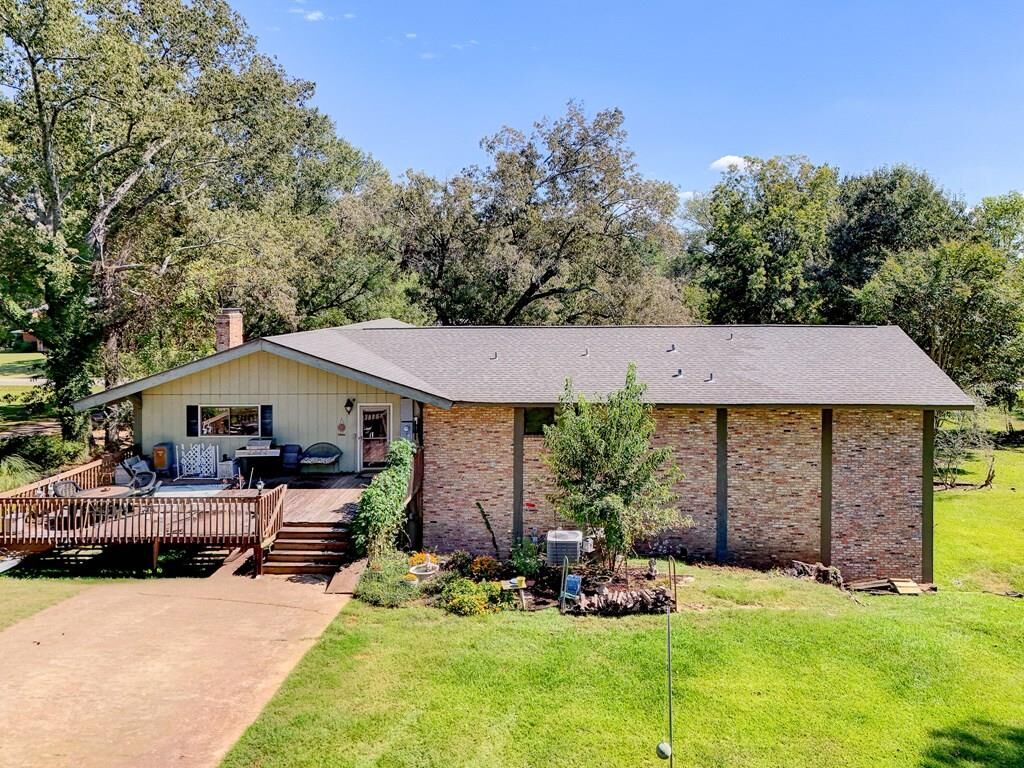 Property Photo:  1107 Newitt Vick Drive  MS 39183 