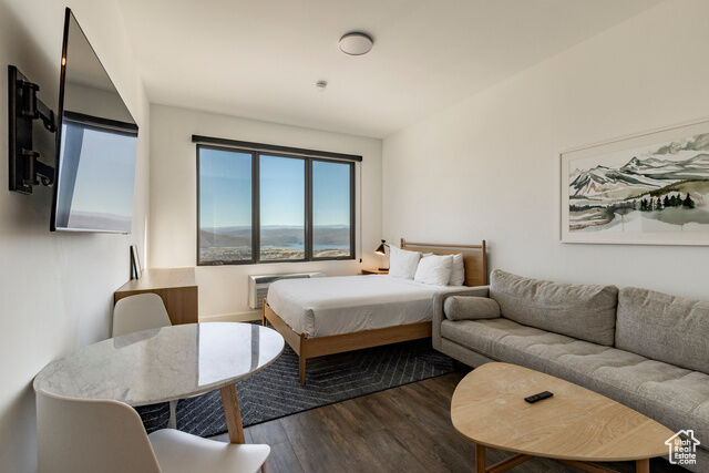 Property Photo: 2303 W Deer Hollow Rd 1231 UT 84060