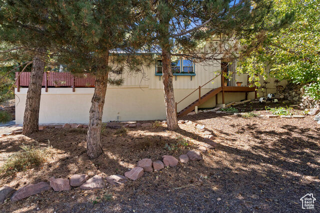 Property Photo: 135 Crestview Dr UT 84098