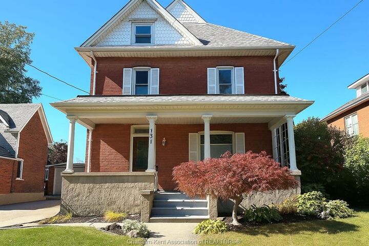 131 Talbot Street West — photo 1