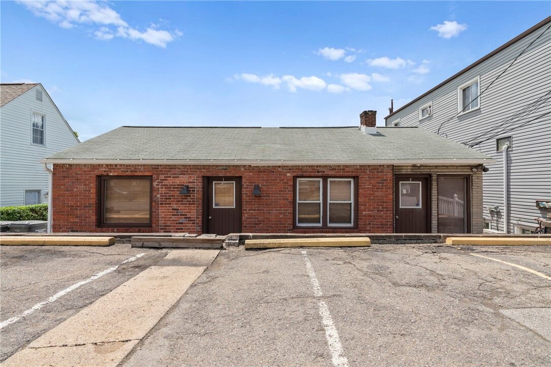 Property Photo: 1807 Pine Hollow Rd PA 15136