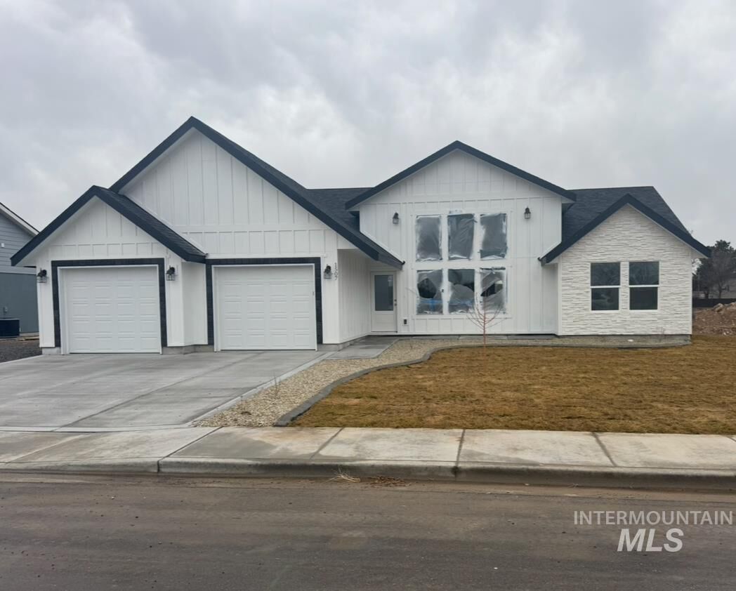 Property Photo:  1507 Tverdy Lane  ID 83316 