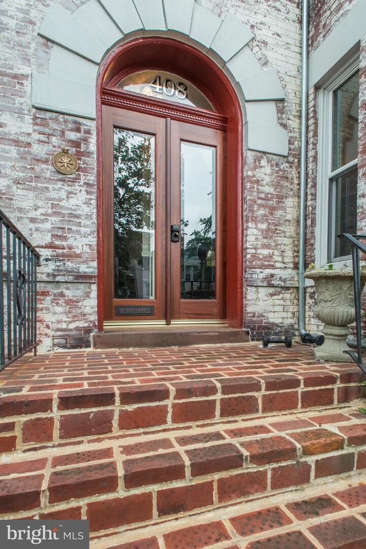 Property Photo: 408 6th Street SE 3 DC 20003