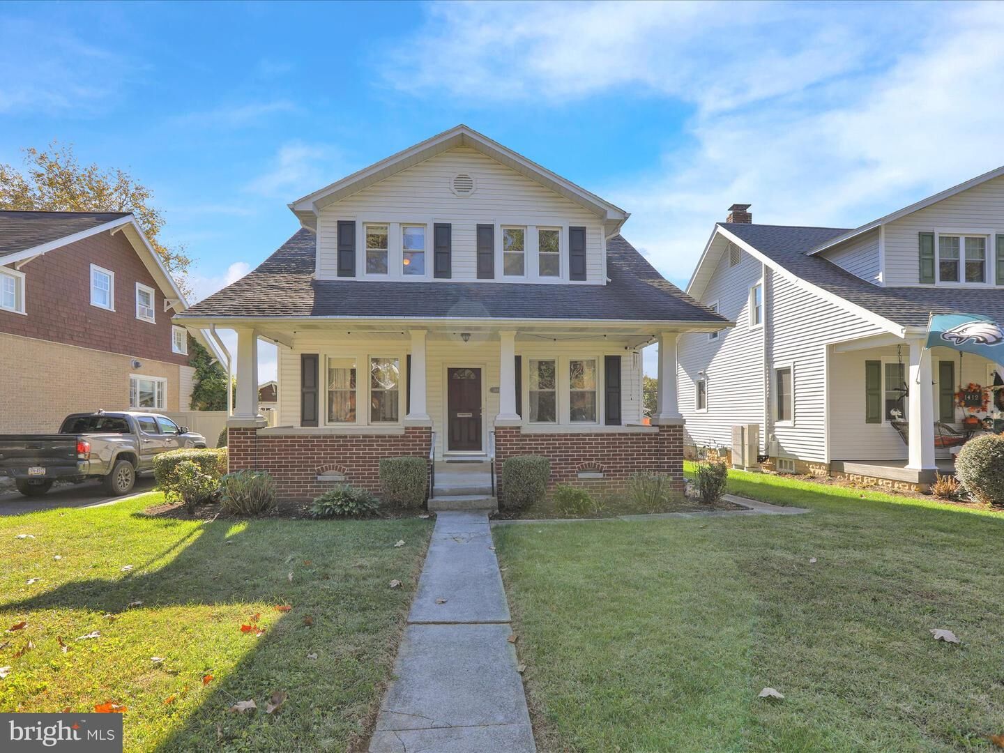 Property Photo: 1410 Oak Street PA 17042