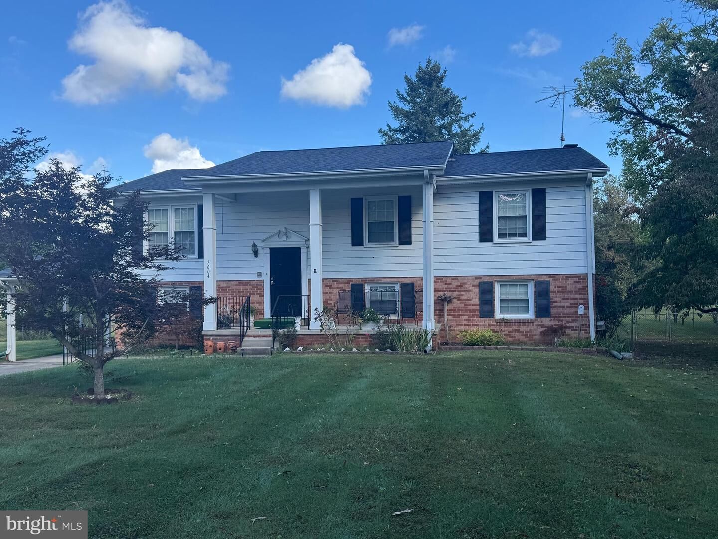 Property Photo: 7004 Vismanco Lane MD 20735