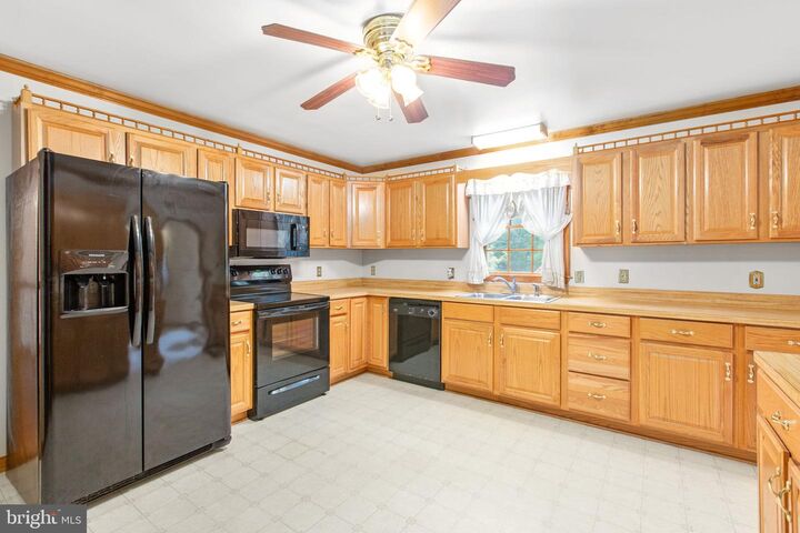 Property Photo: 6628 Courthouse Road VA 22551