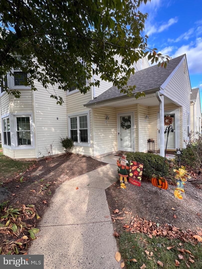 Property Photo: 1507 Bennett Place 7 PA 18966