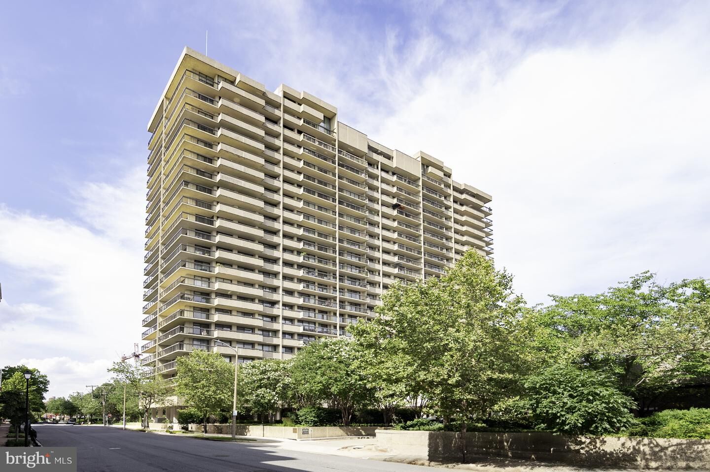 Property Photo:  400 Madison Street 1802  VA 22314 