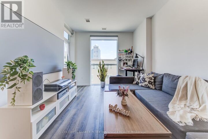 Photo de la propriété: 60 Charles Street West 303 ON N2G 0C9
