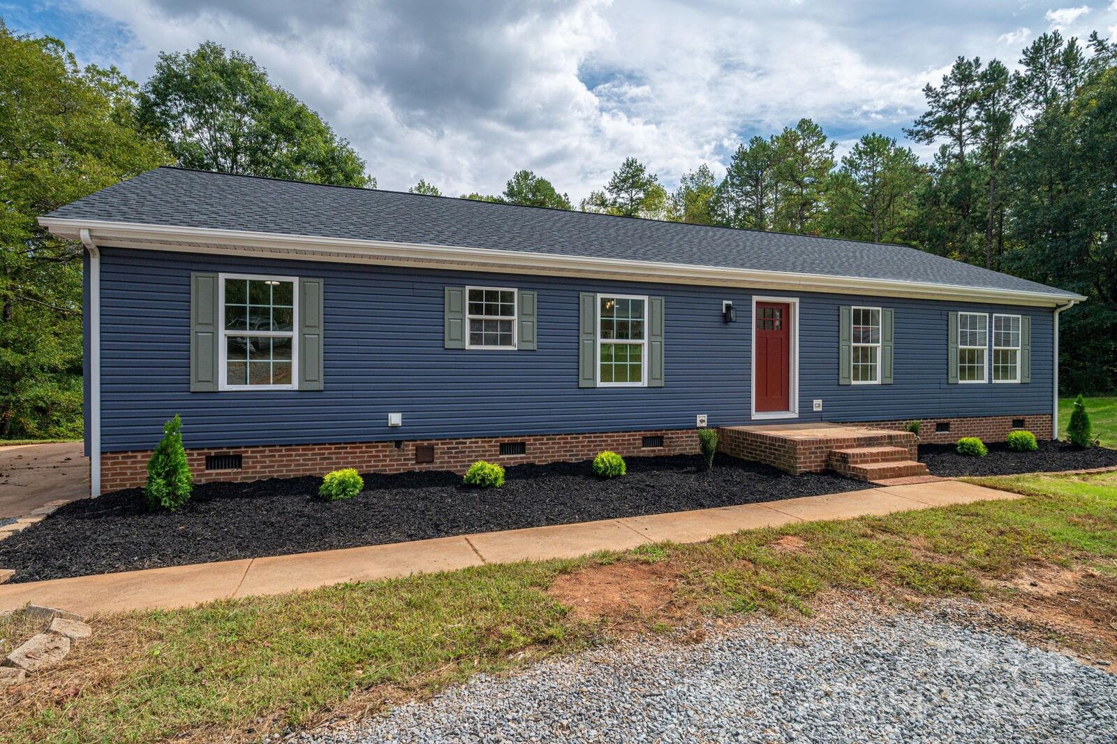 Property Photo:  2305 Berwick Road  NC 28152 