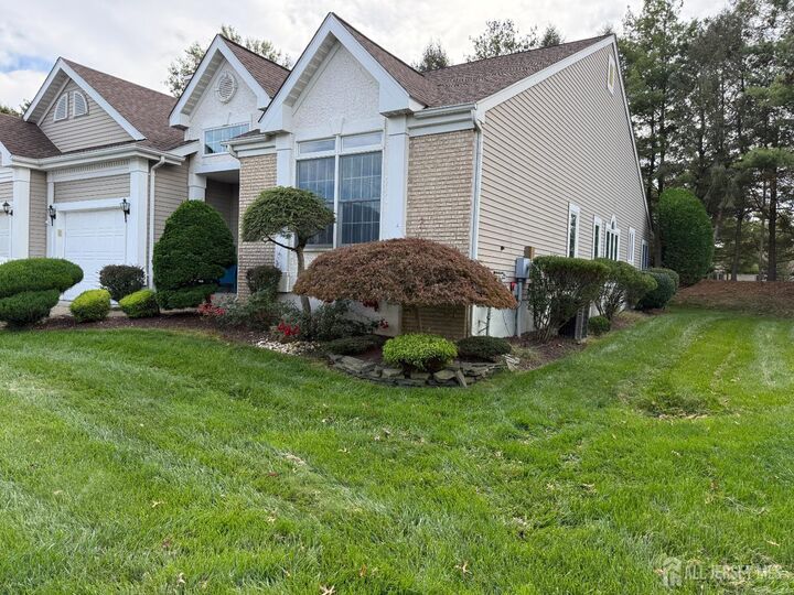 Property Photo:  19 Wellington Place  NJ 08831 