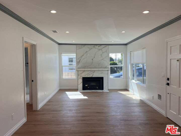 Property Photo: 2912 Pearl St CA 90405