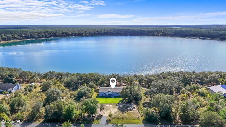 Property Photo: 4505 Leisure Lakes Drive FL 32428
