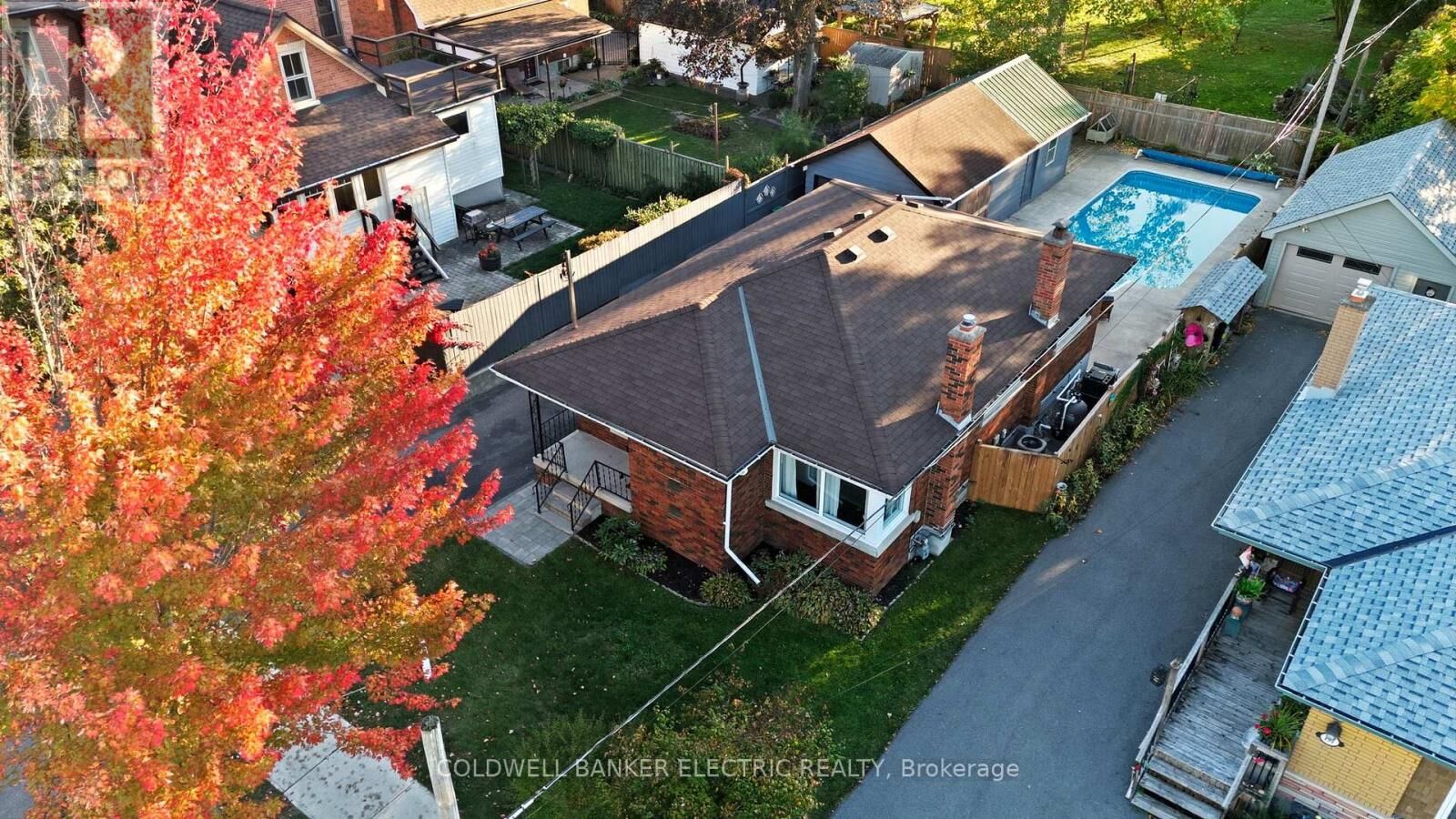 Photo de la propriété:  193 Benson Avenue  ON K9H 5Y6 