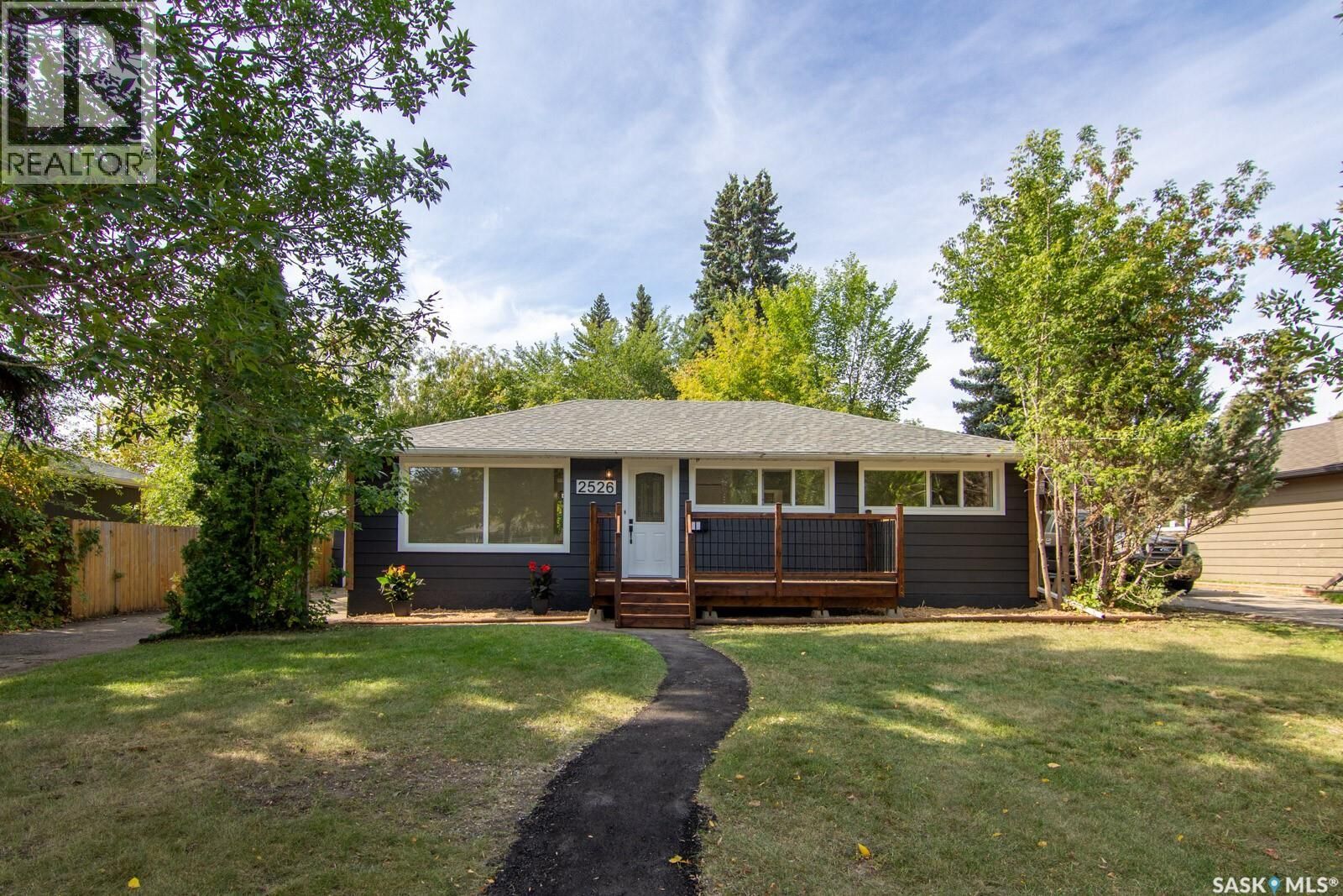 Property Photo: 2526 Broadway Avenue SK S7J 0Z2