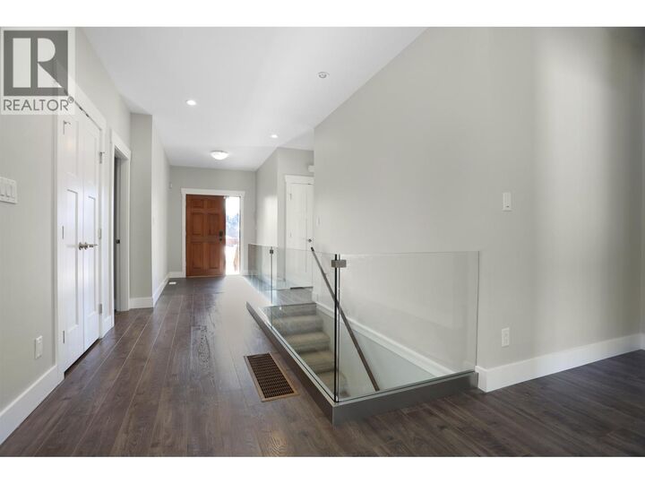 Photo de la propriété:  52 Blackberry Street  BC V8C 0A6