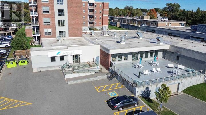 Photo de la propriété: 969 Queen St # 109 ON P6A 2C2